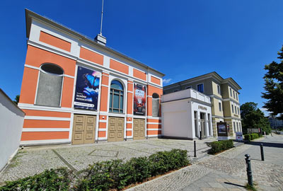 Außenansicht - Bildungs- und Kulturhaus Peter Edel