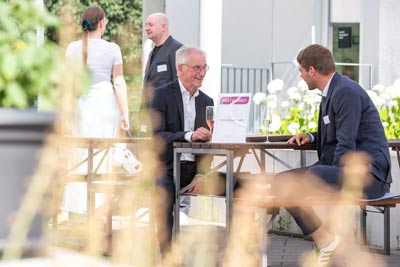 Hinterhof - Peter Edel im Sommer